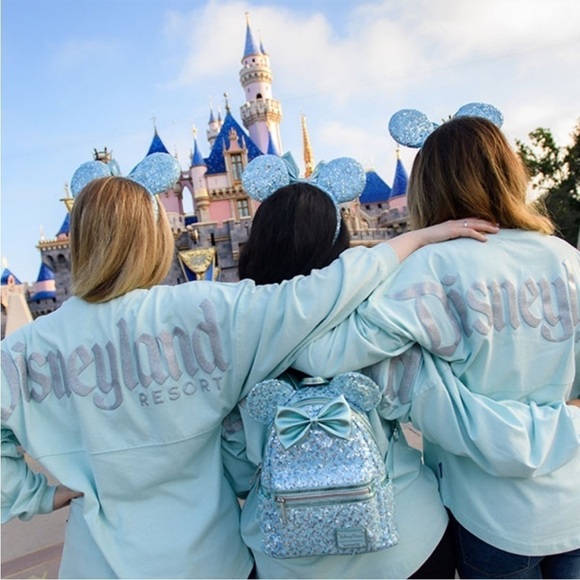 Disneyland Rare Spirit Jersey Arendelle Aqua Silver Sparkle Frozen - Picture 1 of 8